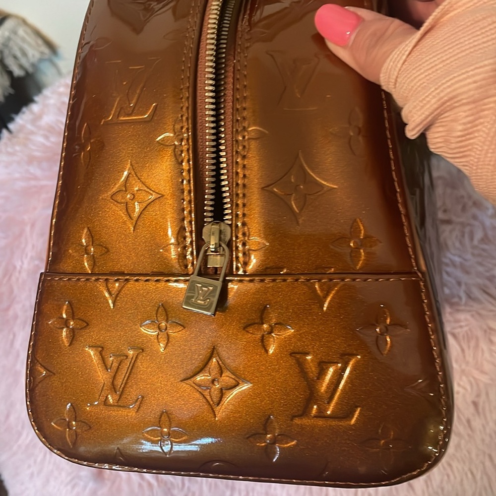 Louis Vuitton Bronze Embossed Women's bag - Picture 9 of 13